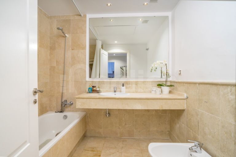 Appartement rez de chaussée a vendre à Aloha Royal