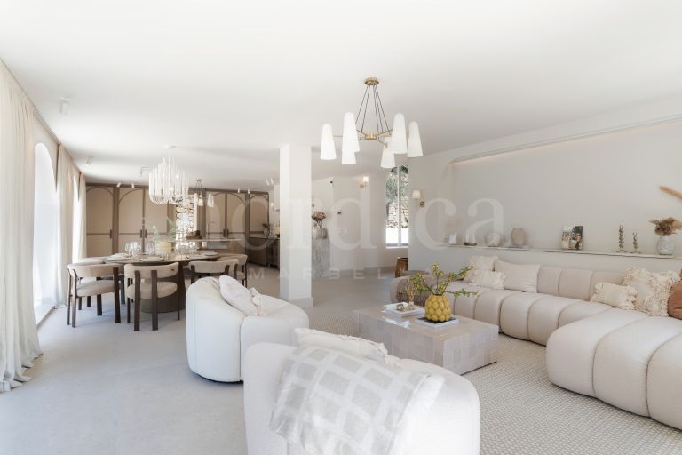 Villa for sale in Nueva Andalucia