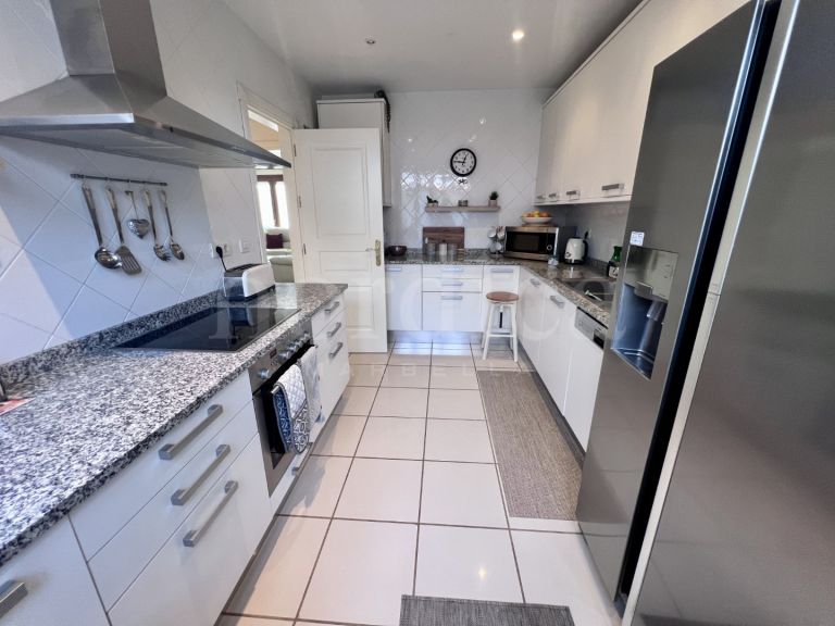 Town House for sale in Paraiso Hills