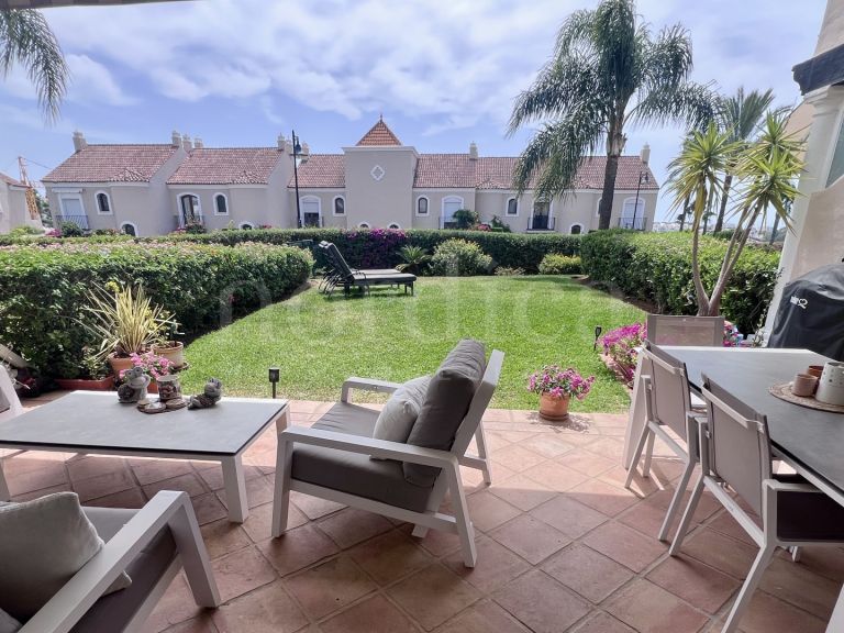 Town House for sale in Paraiso Hills