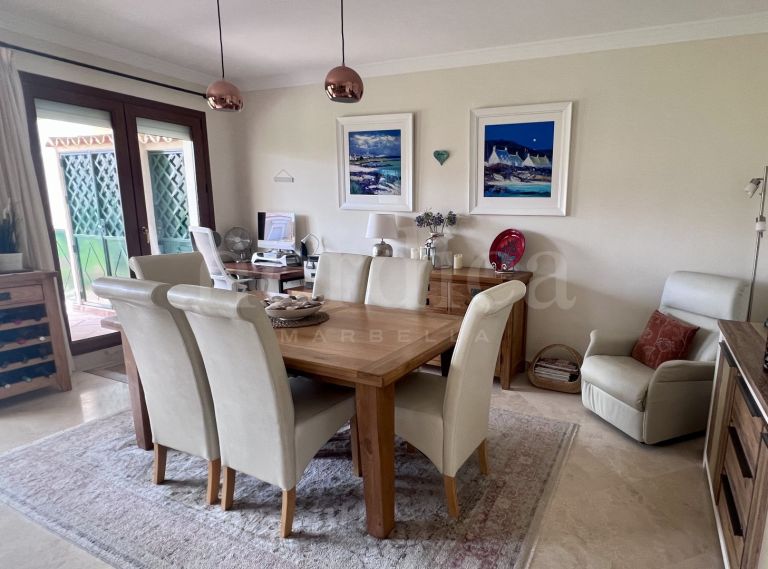 Town House for sale in Paraiso Hills