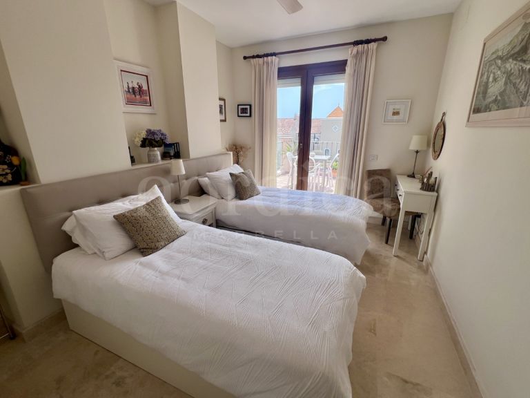 Town House for sale in Paraiso Hills