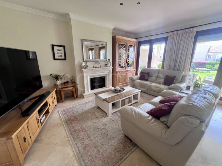 Town House for sale in Paraiso Hills