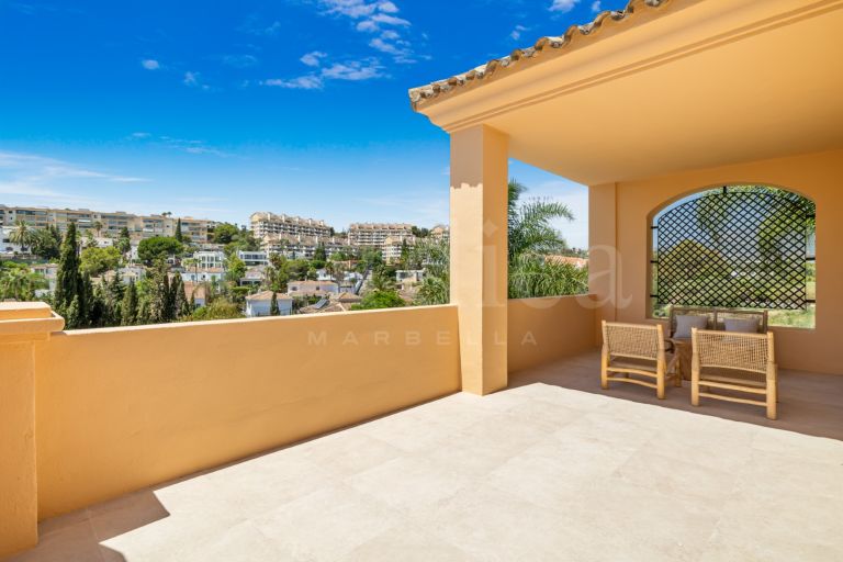 Semi Detached Villa for sale in La Alzambra
