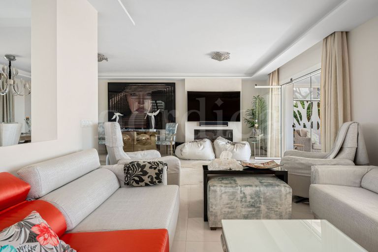 Villa en venta en Nueva Andalucia