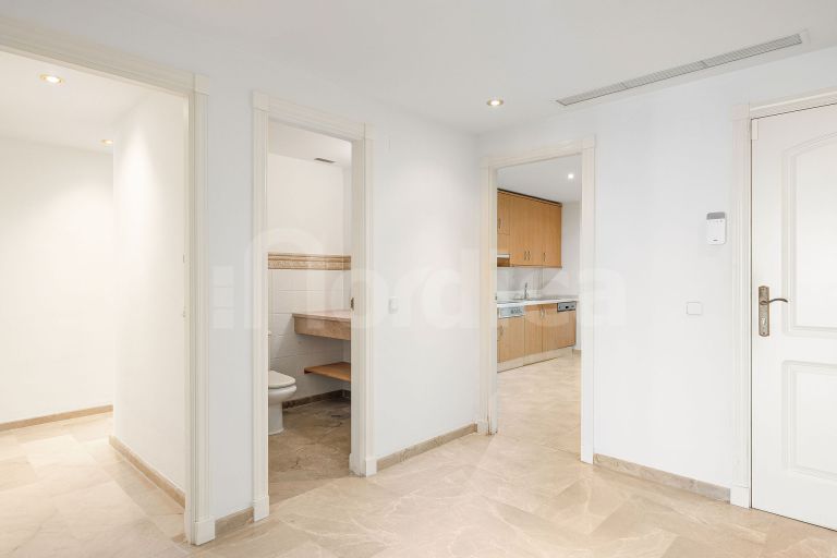 Ground Floor Apartment for sale in Cumbres del Rodeo