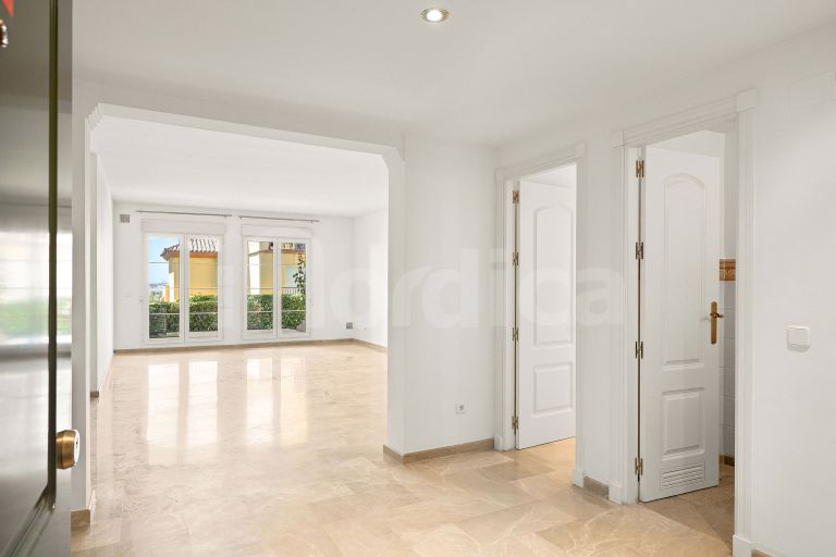 Ground Floor Apartment for sale in Cumbres del Rodeo
