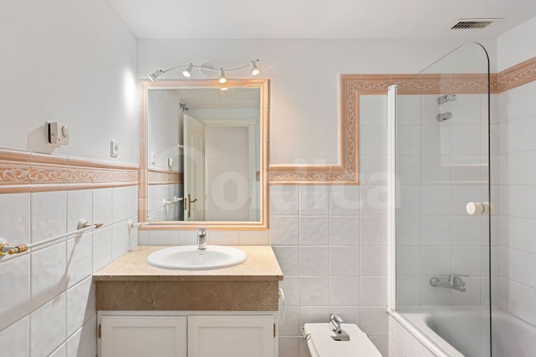 Ground Floor Apartment for sale in Cumbres del Rodeo