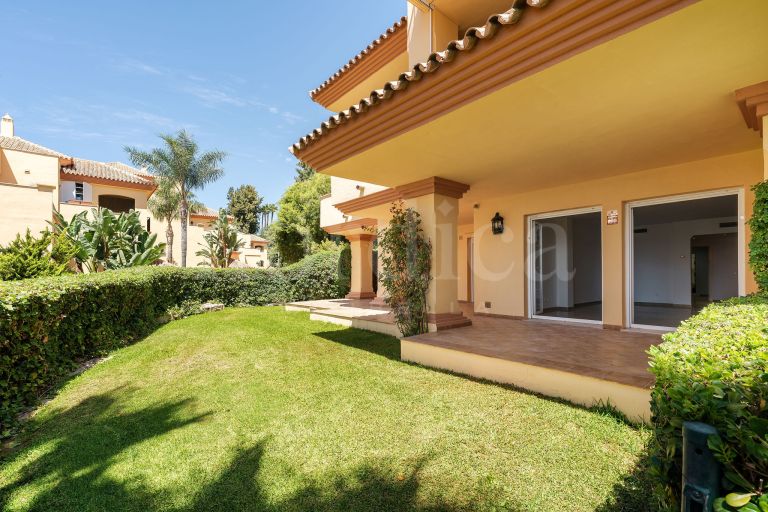 Appartement rez de chaussée a vendre à Cumbres del Rodeo