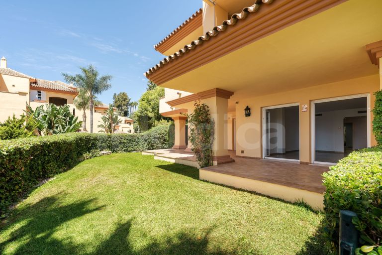 Ground Floor Apartment for sale in Cumbres del Rodeo