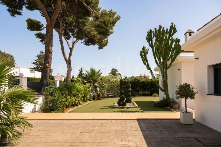 3 bedroom villa close to the beach