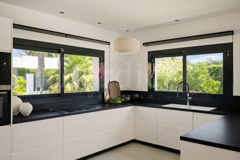 3 bedroom villa close to the beach