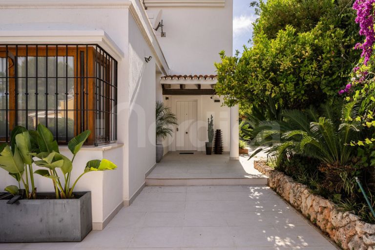 Villa till salu i Rocio de Nagüeles