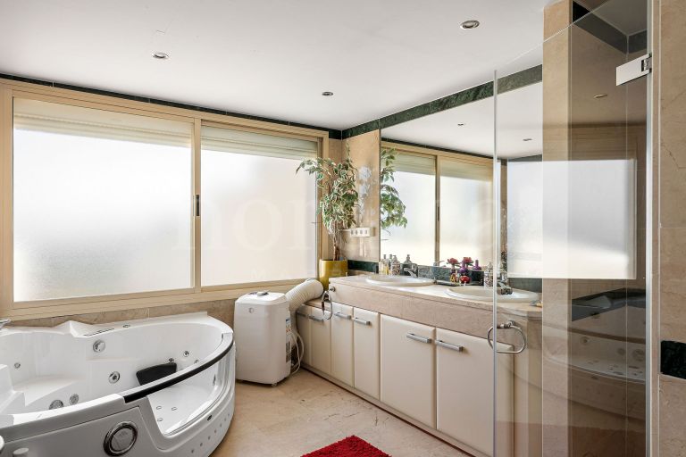 Duplex Penthouse a vendre à Palacetes Los Belvederes