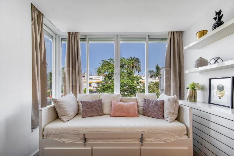 Town House for sale in Marbellamar