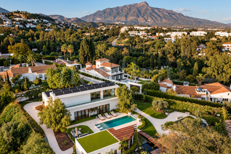 Villa for sale in Monte Halcones
