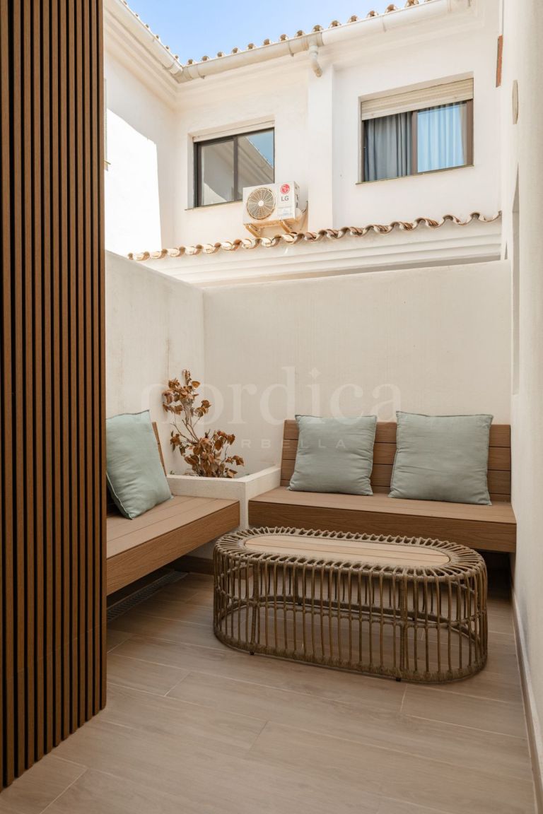 Town House for sale in Las Petunias