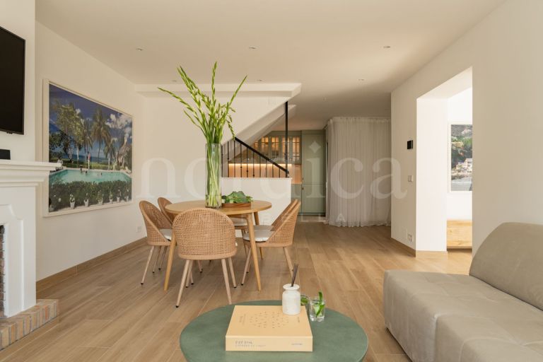 Town House for sale in Las Petunias