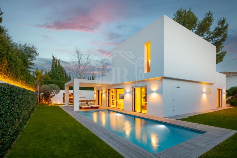 Contemporary and modern Villa in Guadalmina Alta