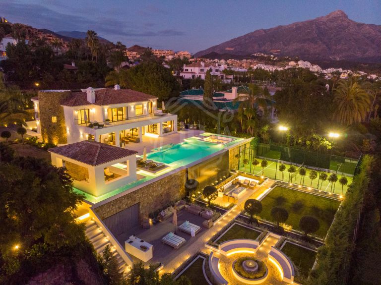 Fully renovated modern villa in La Cerquilla, Nueva Andalucia's Golf Valley
