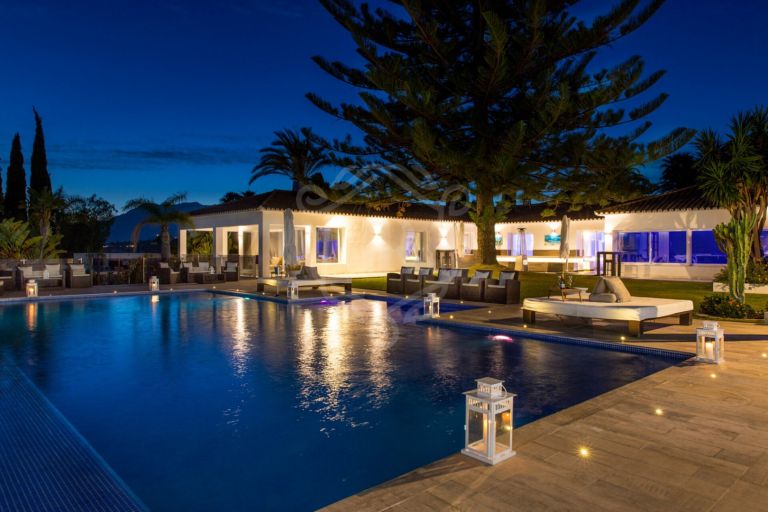 ENTERTAINER VILLA WITH OPEN SEA VIEWS IN ELVIRIA COMPLETELY STYLISHLY FURNISHED