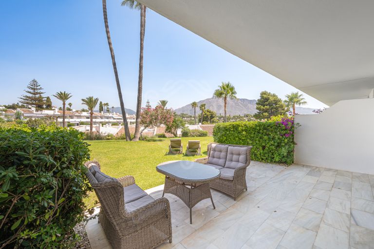 FANTASTIC GROUND-FLOOR APARTMENT WITH GARDEN IN LOS DRAGOS.
