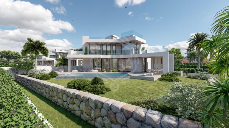 LUXURY VILLA 300M FROM THE SEA IN AN UNBEATABLE LOCATION, MARBELLA