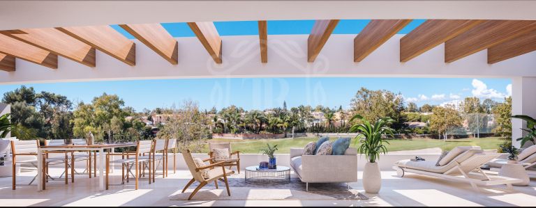 Breeze es un espectacular proyecto de 34 apartamentos y áticos. Ubicado en primera linea de golf en Marbella.