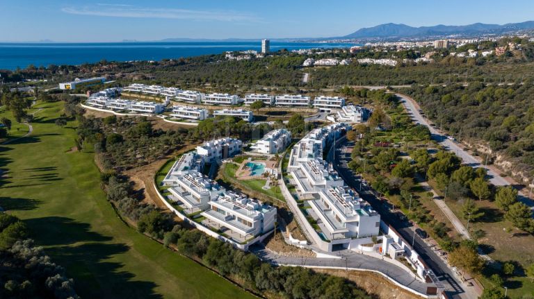 Golf Comfort Homes: Luxury Properties with Golf Views in Los Monteros, Marbella East