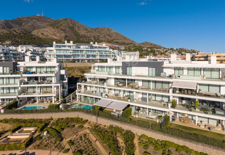 Contemporary Two-Bedroom Apartment with Panoramic Views in El Higueron, Fuengirola