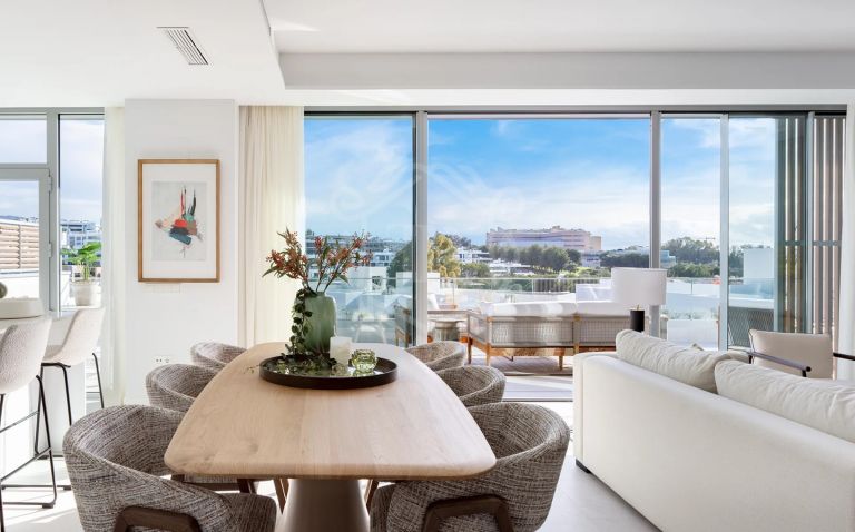 Contemporary Four-Bedroom Apartment with Expansive Terrace in Los Monteros, Marbella East