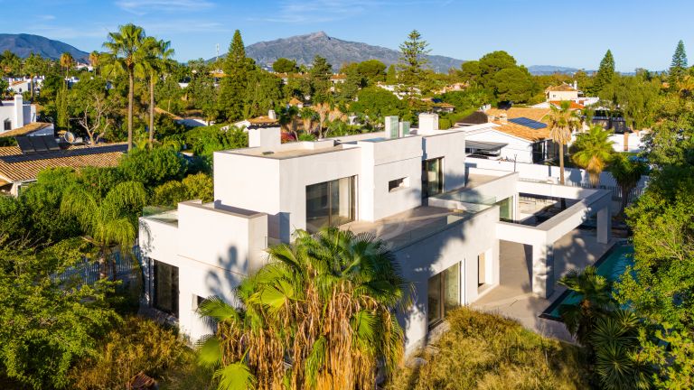 Exquisite Four-Bedroom Villa in Guadalmina Baja, San Pedro de Alcantara