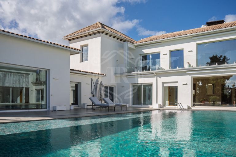 Exclusiva villa de lujo en Guadalmina Alta con vistas panorámicas