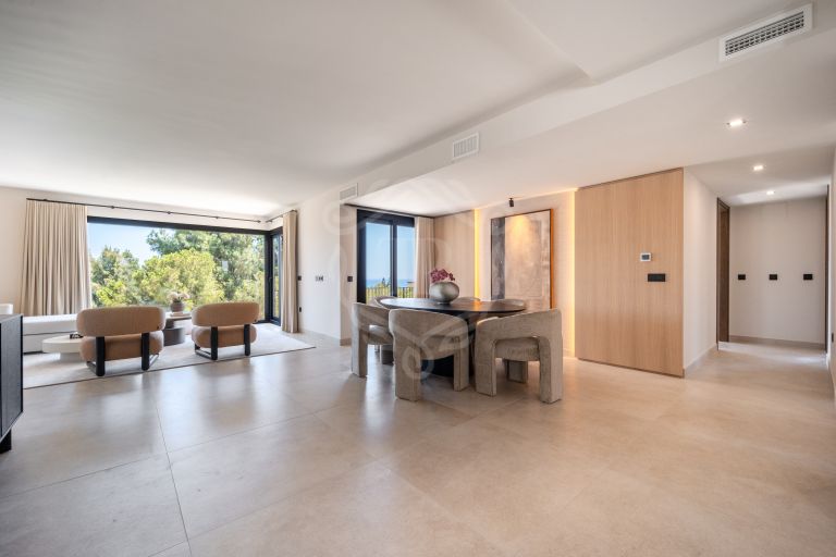 Exquisite Five-Bedroom Villa in Cala de Mijas with Sea and Golf Views