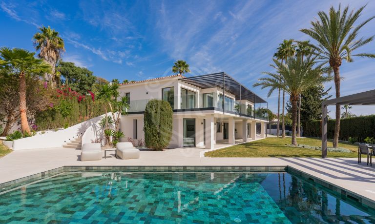 Contemporary Five-Bedroom Villa in Rocio de Nagüeles, Marbella Golden Mile