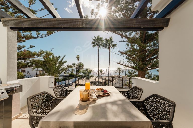 Beachfront Duplex Penthouse with Sea Views in Castiglione, San Pedro de Alcántara