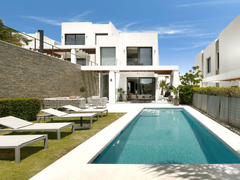 Marbella East Cabopino Property for Sale – Close to Marina, Sandy Beaches and Golf