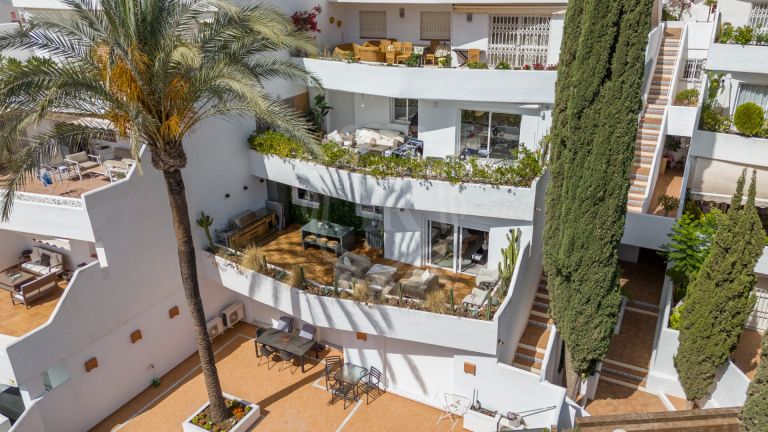 Exquisito Apartamento de 4 Habitaciones con Inspiración Escandinava en Nueva Andalucía