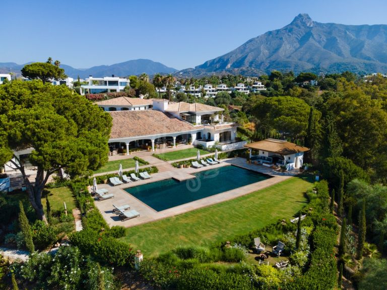EXQUISITE AND ICONIC MANSION WITH PANORAMIC SEA VIEWS IN THE MARBELLA GOLDEN MILE.