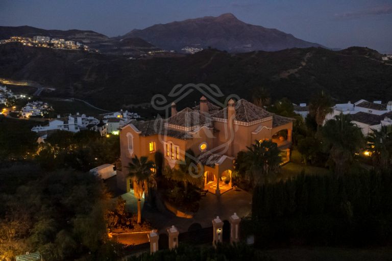 AUTÉNTICA VILLA DE ESTILO MEDITERRÁNEO EN UBICACIÓN PRIVILEGIADA