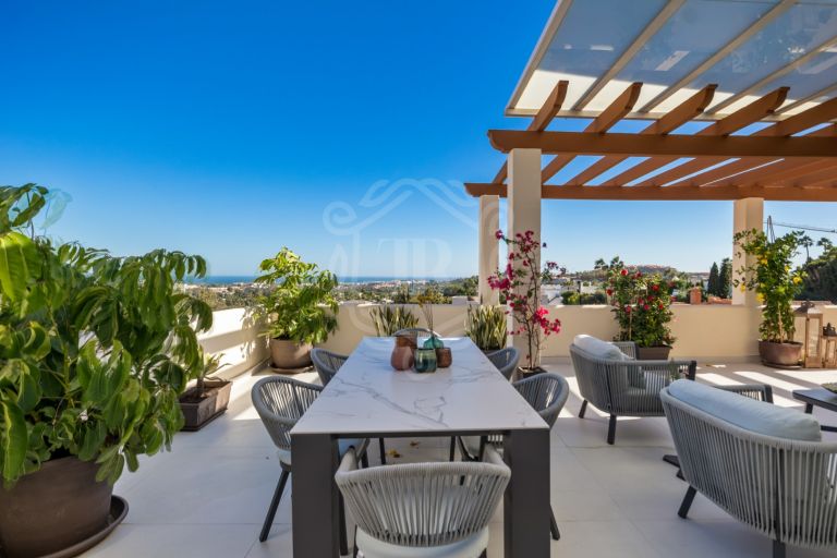 EXQUISITO ÁTICO DÚPLEX ÍNTEGRAMENTE RENOVADO EN PALACETES LOS BELVEDERES