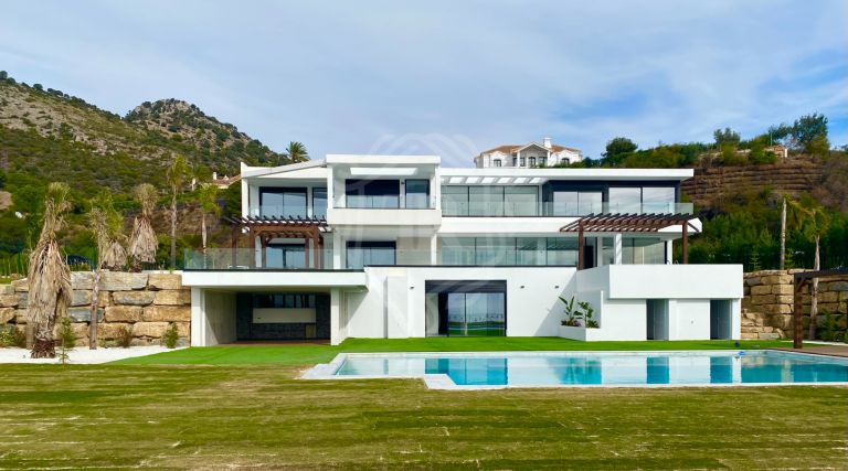 Villa contemporánea con vistas al mar en Marbella Club Golf Resort