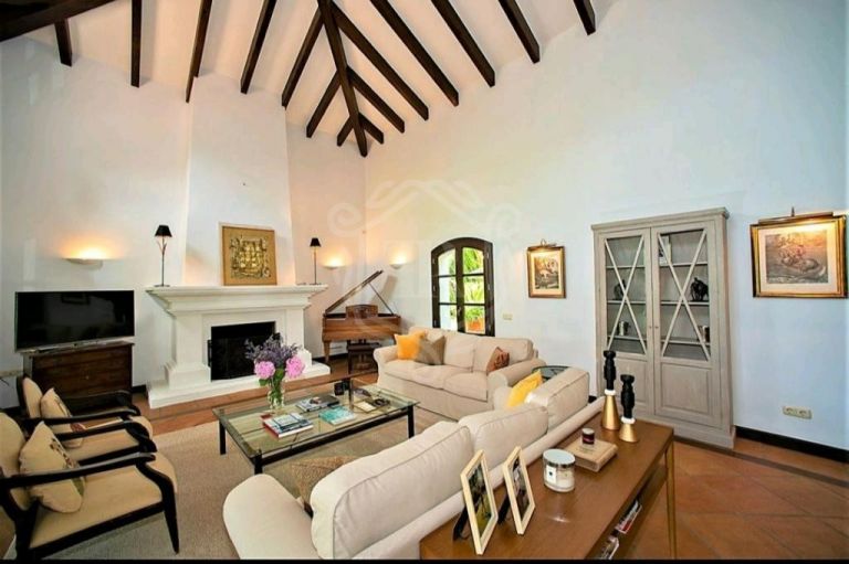 IMPRESIONANTE VILLA FAMILIAR EN ALQUILER EN NUEVA ANDALUCÍA