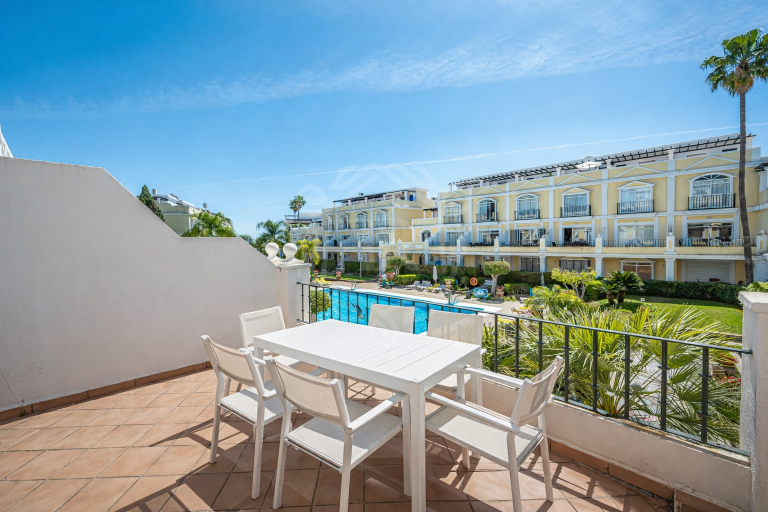 Fantastic 2 bedroom duplex apartment with a nice south oriented terrace