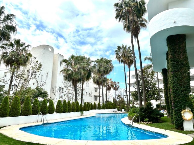OPORTUNIDAD EN MILLA DE ORO ! 3 DORMITORIOS EN PLANTA BAJA CON SALIDA AL JARDIN