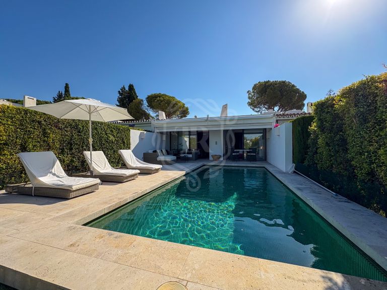 Luxury Bungalow for Rent in Peñablanca – First Line Aloha Golf, Marbella