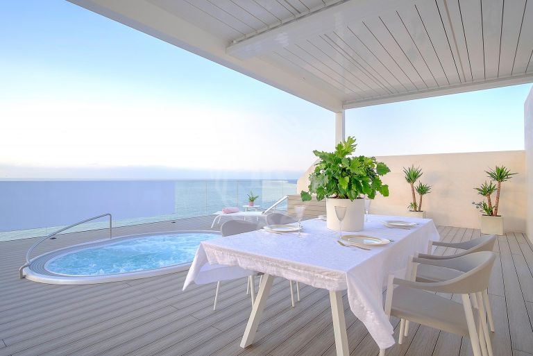 FRONT LINE BEACH PENTHOUSE IN ESTEPONA