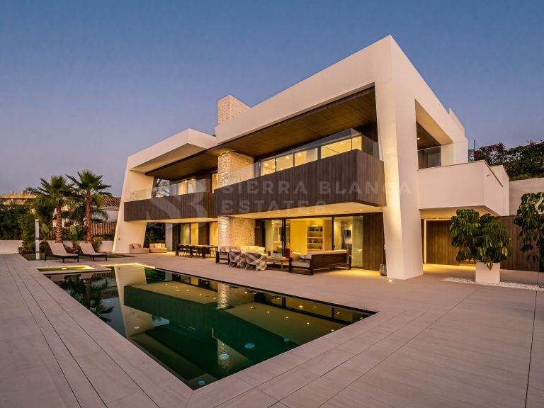 Newly Built Contemporary Villa in Nueva Andalucia