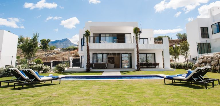 Villa moderne au coeur de la vallée de golf de Nueva Andalucia