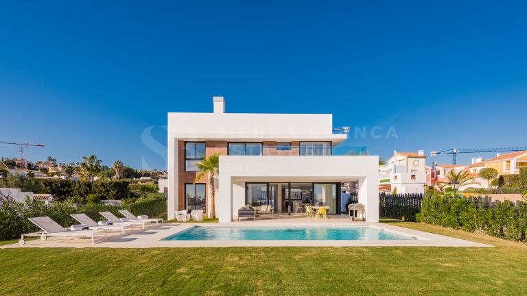 Elegante Villa Contemporánea en alquiler en Cortijo del Mar
